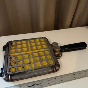 Nordic Ware Cast Aluminum‎ Stovetop Waffle Iron Maker Vintage Square